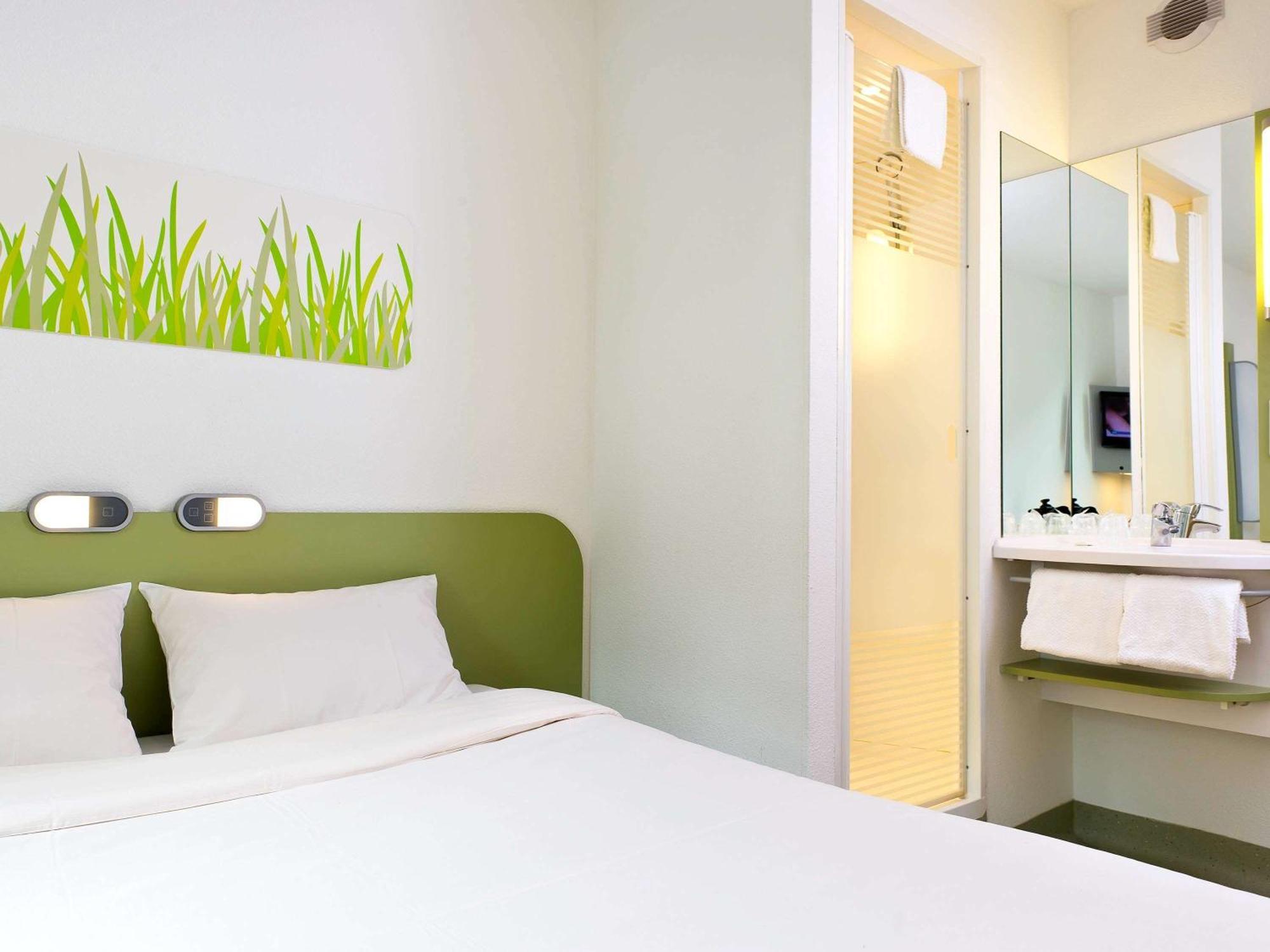 Ibis Budget Valenciennes Petite Forêt Exteriör bild