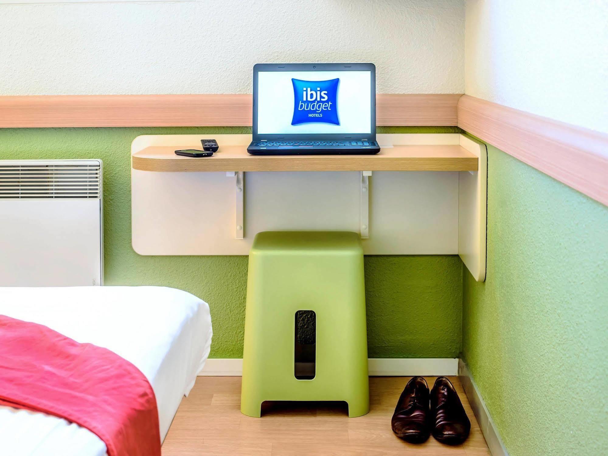 Ibis Budget Valenciennes Petite Forêt Exteriör bild